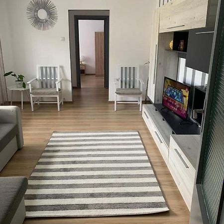 Apartament Alexia Apartment Orsova Bagian luar foto